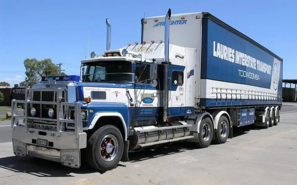 ເປັນຫຍັງເຈົ້າບ່າວພາຍໃນປະເທດຈຶ່ງມີທໍ່ລະບາຍຂອງພວກເຂົາຂື້ນໄປ?